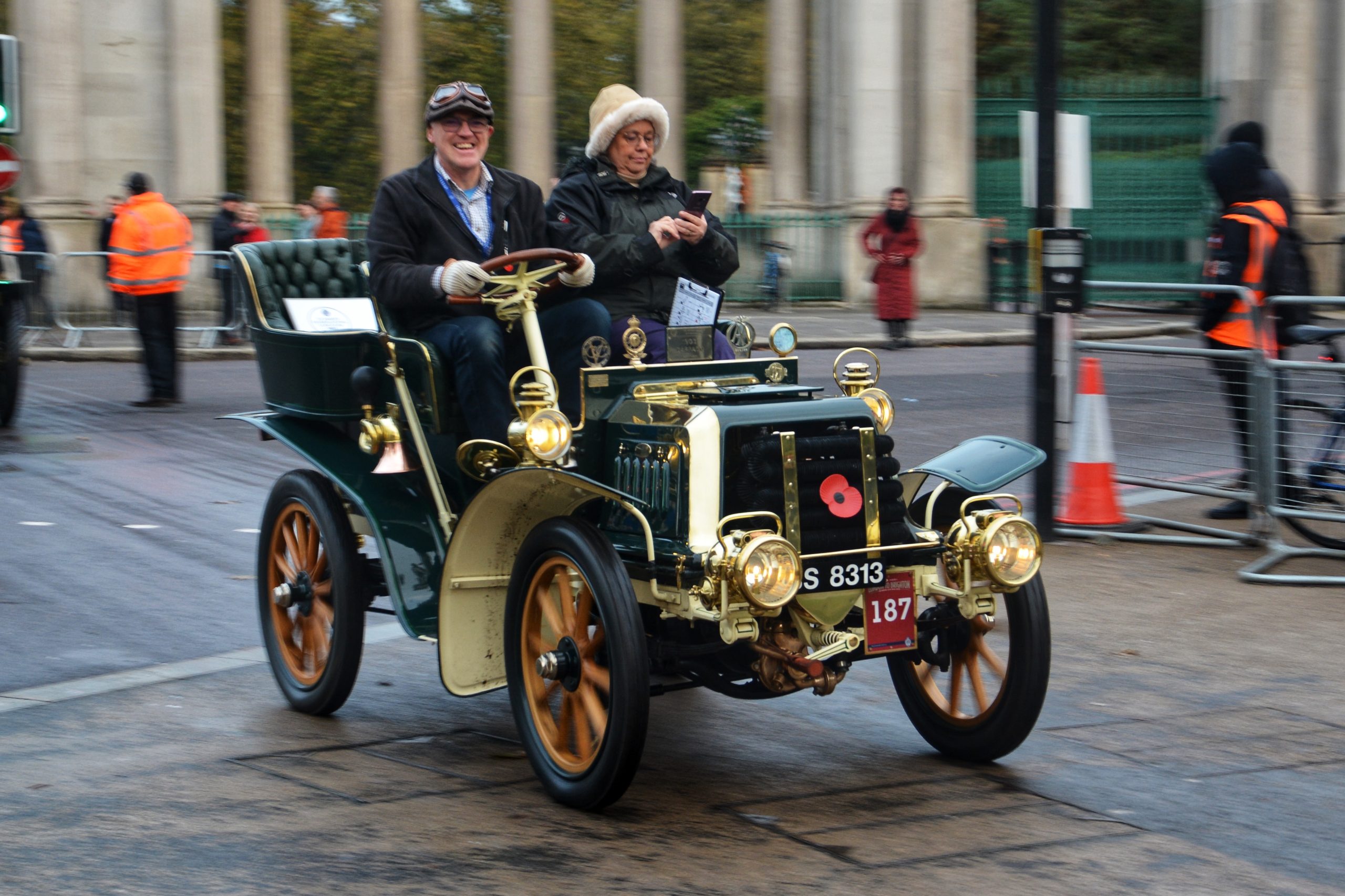 1913 Model T Ford visits the Hospice